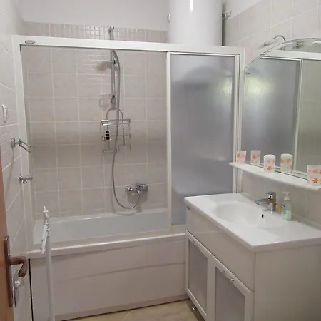 Linthorst Apartman *